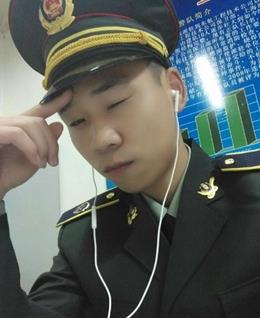 一晚一瓶红牛的头像