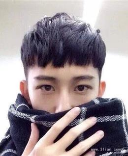 人不狠、站不稳的头像