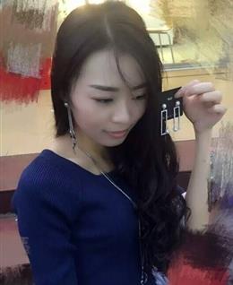 做清淡欢颜的女子的头像