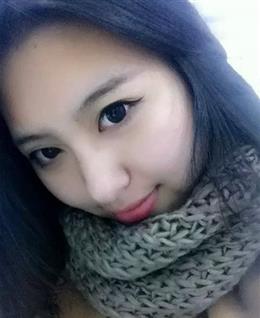 眉眼带殇的头像