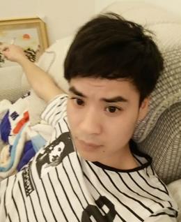 闷闷的123的头像