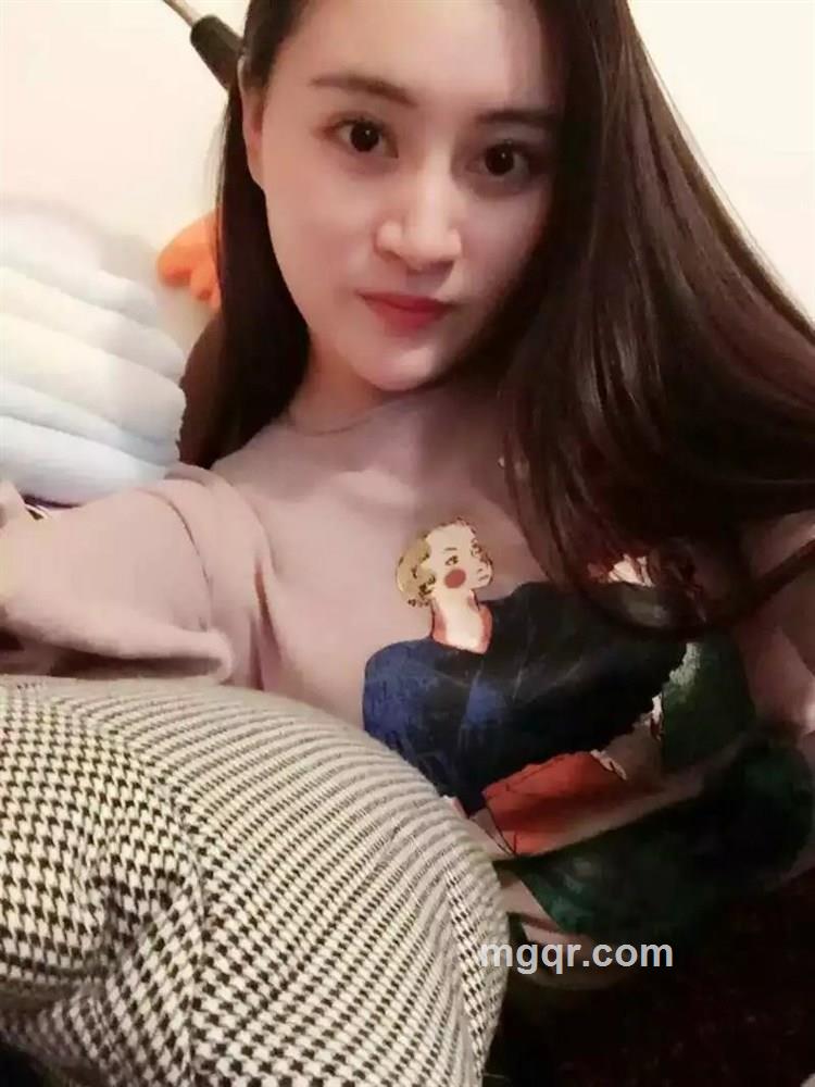 只剩余温的头像