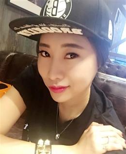 脸庞的泪痕。的头像