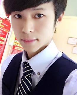 巷子里的男人花的头像