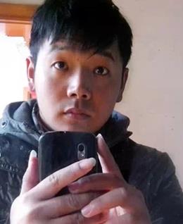 爱在指尖触碰的头像