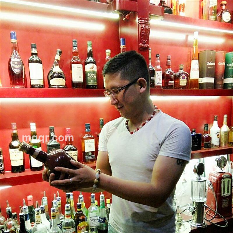 我有孤独和烈酒的头像