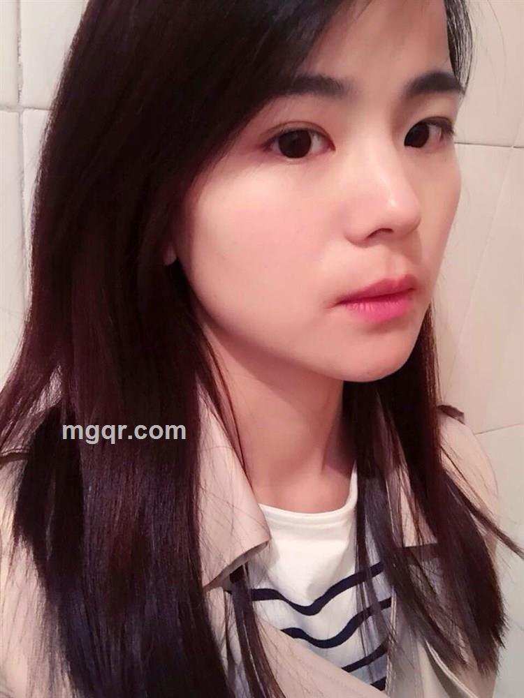 天还在下雨的头像