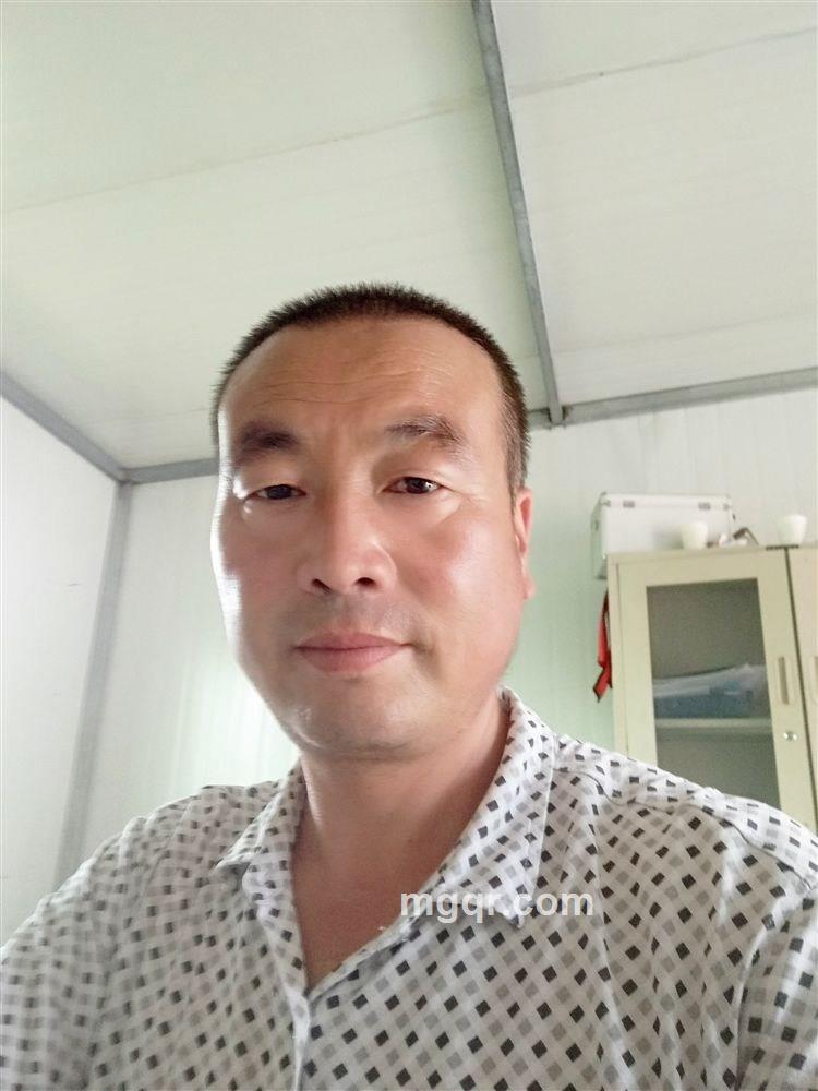 站在墙下摘红杏的头像