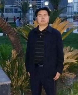 深入刺激的头像