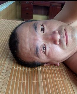 幸福的拥抱的头像