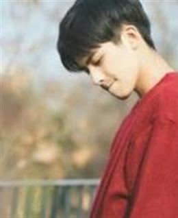 幼儿园抗把的头像