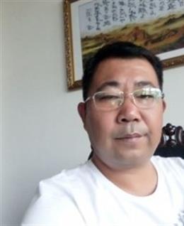 开心的桃树的头像