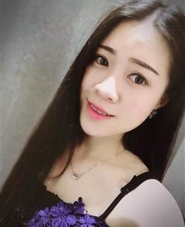 左边的云云的头像