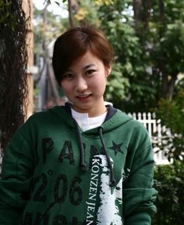 美女一朵朵的头像