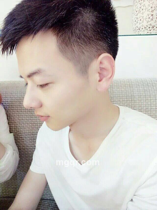 黑白灰gg的头像