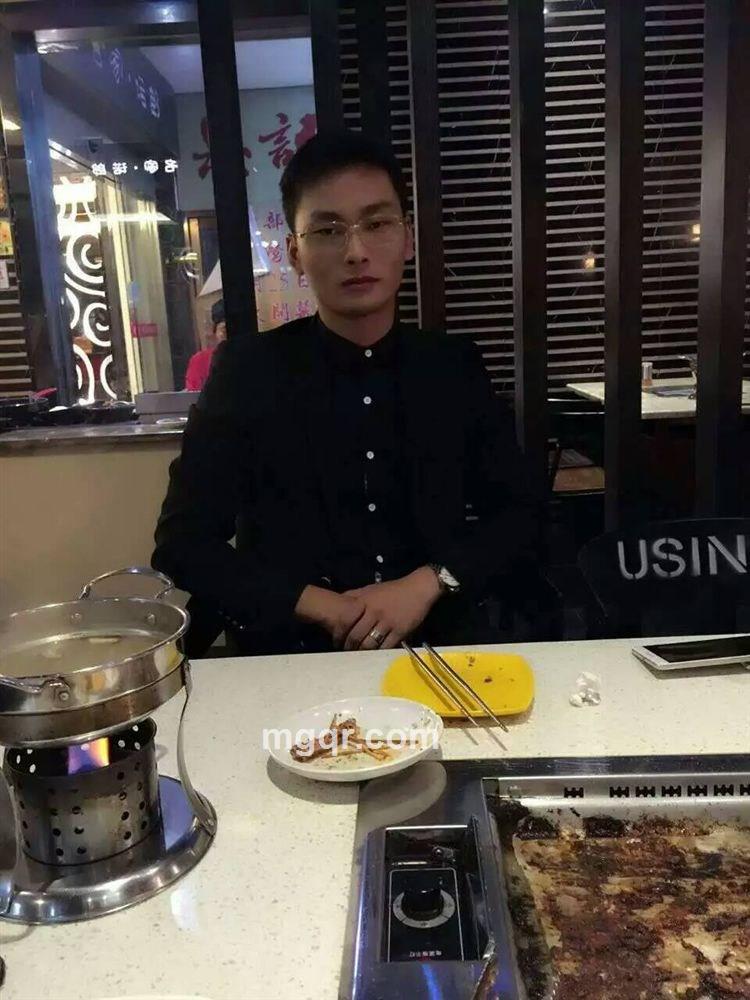 孤独的小白的头像