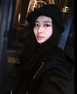 一个人的孤独呀的头像