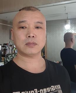 含蓄的奥迪的头像