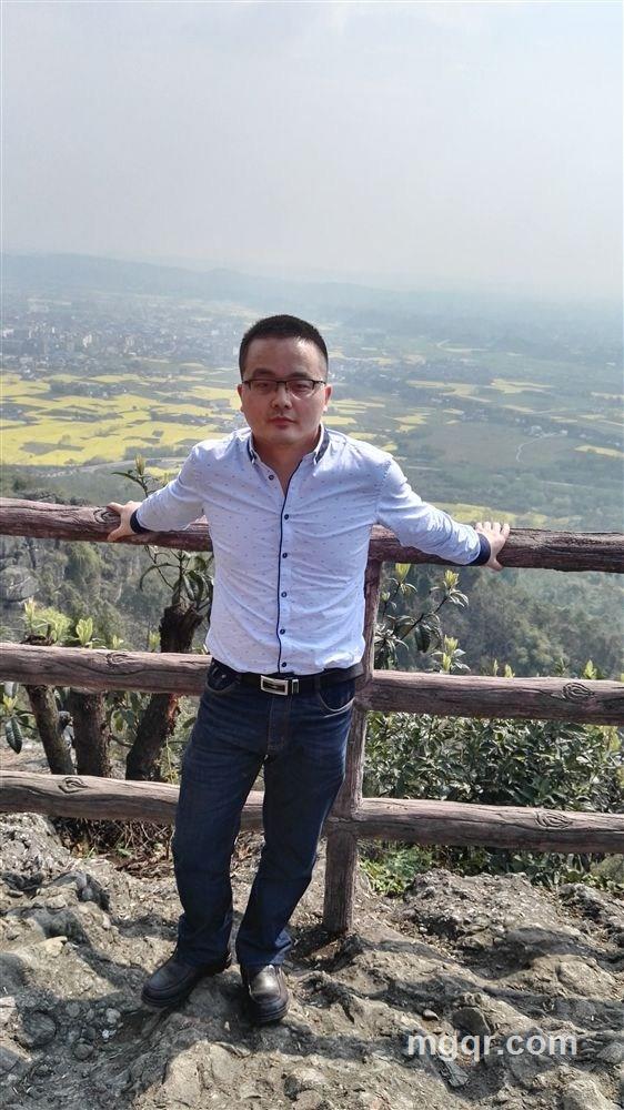 没事谈谈情的头像