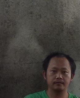 一只毛毛虫的头像