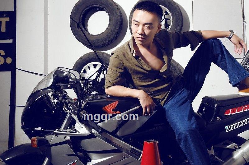 越夜越堕落的头像