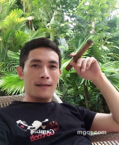 细数岁月的枯燥的头像