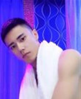 ひ陌予倾年.的头像