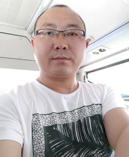 孤独寂寞但充满爱心的头像