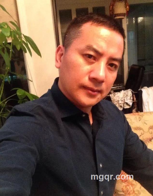 半夜峰雨的头像