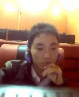 初吻给了烟/的头像