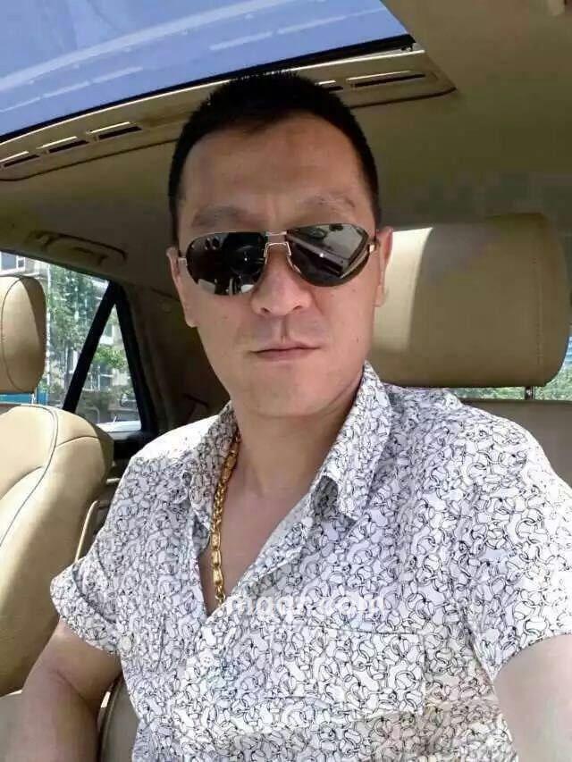 帅的不明显的头像