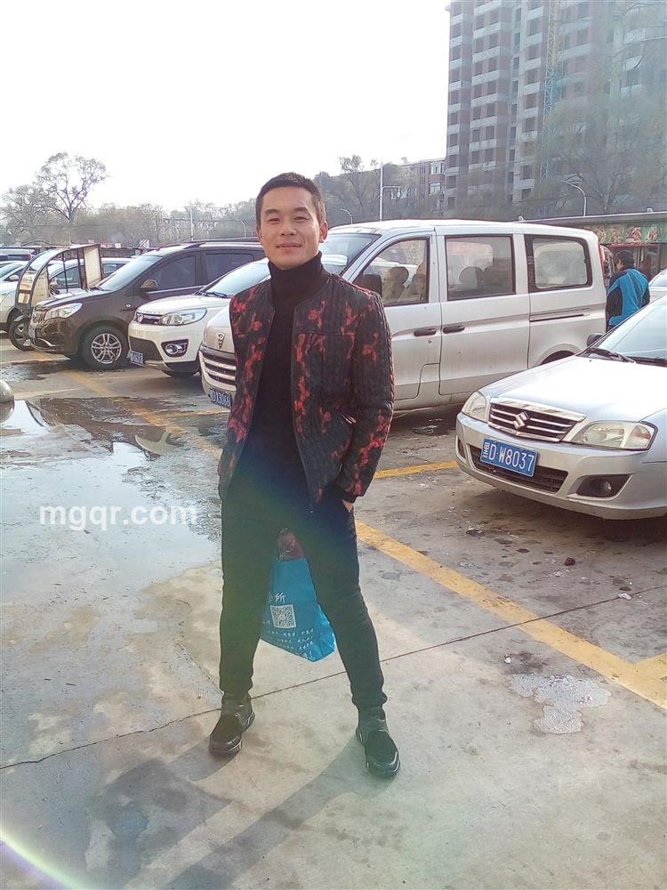 大男孩的头像