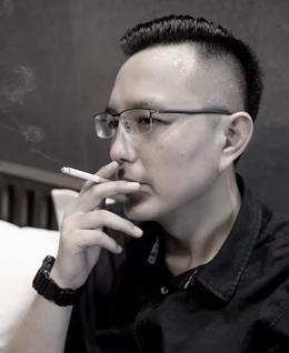 ee飘洋过海的头像