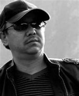 丁丁雄壮的头像