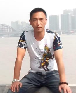 穴中飞的头像