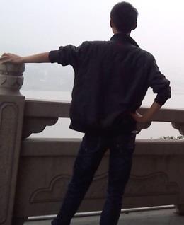 千万里追寻着你008的头像