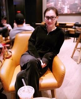 不落红霞的头像