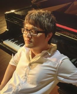 总喝黑咖啡的男人的头像