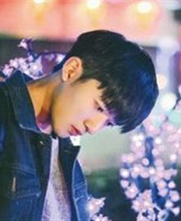 花開半夏^的头像