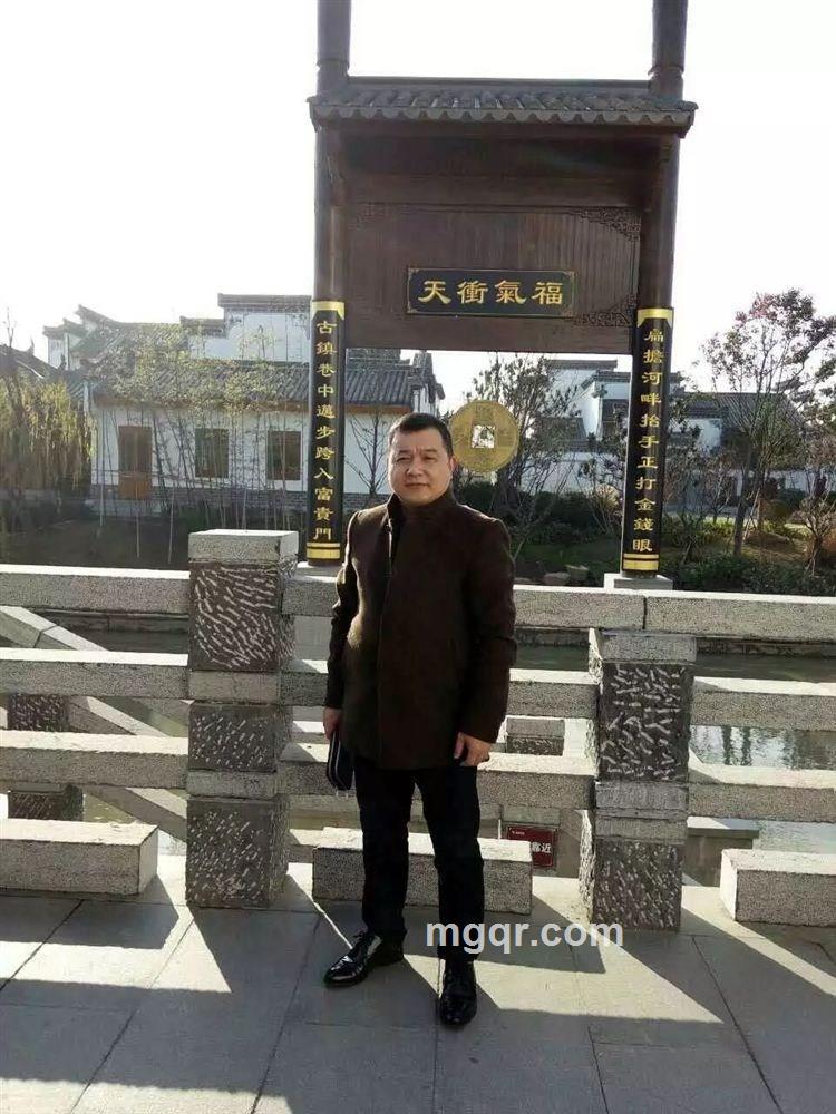 依八山八陆是五依酒酒的头像