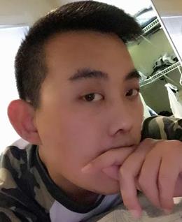 东方皓白的头像