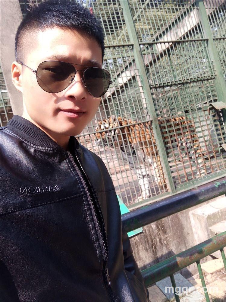 纯情小帅男的头像