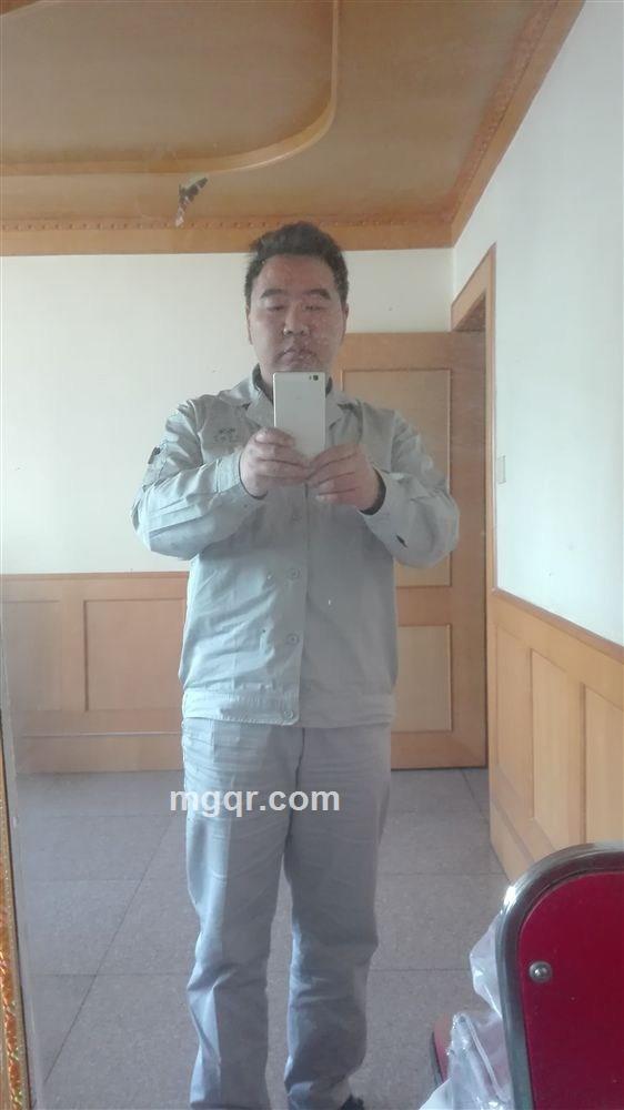 天池山下的头像
