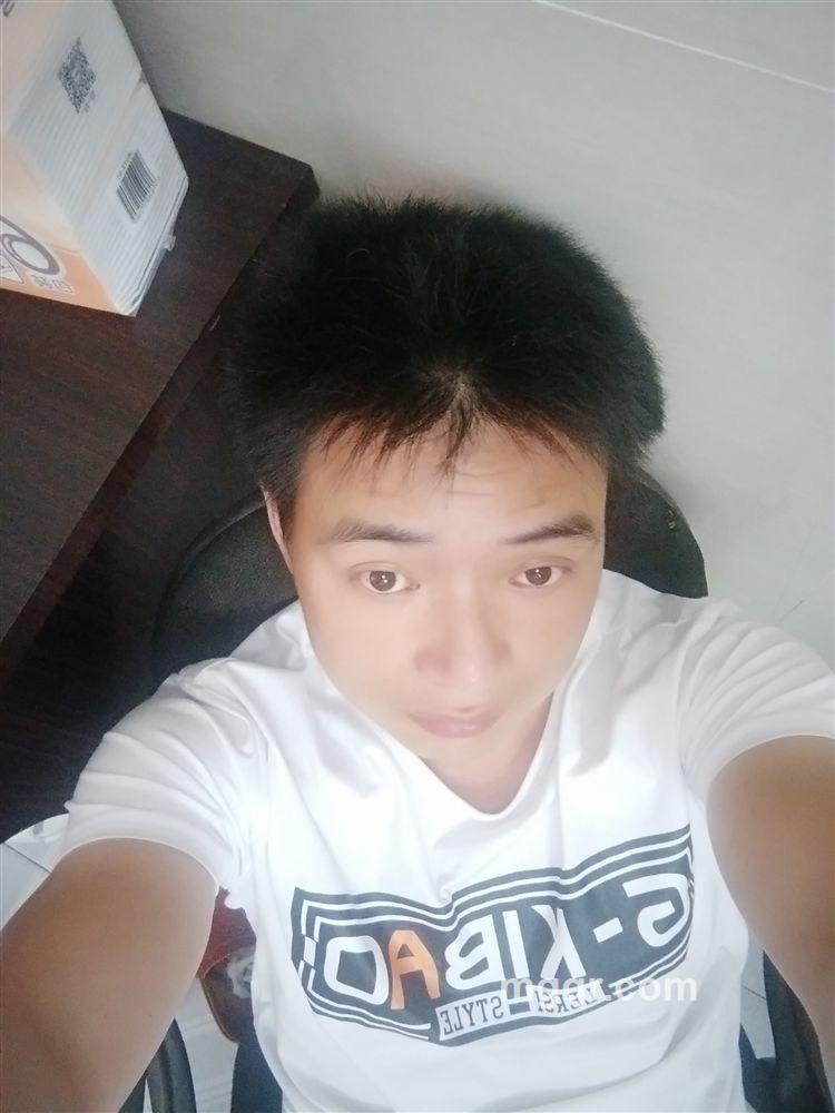 符合自己的才是最美的的头像