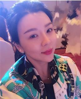 美丽的艳阳的头像