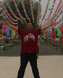 会飞的小黑猪的头像