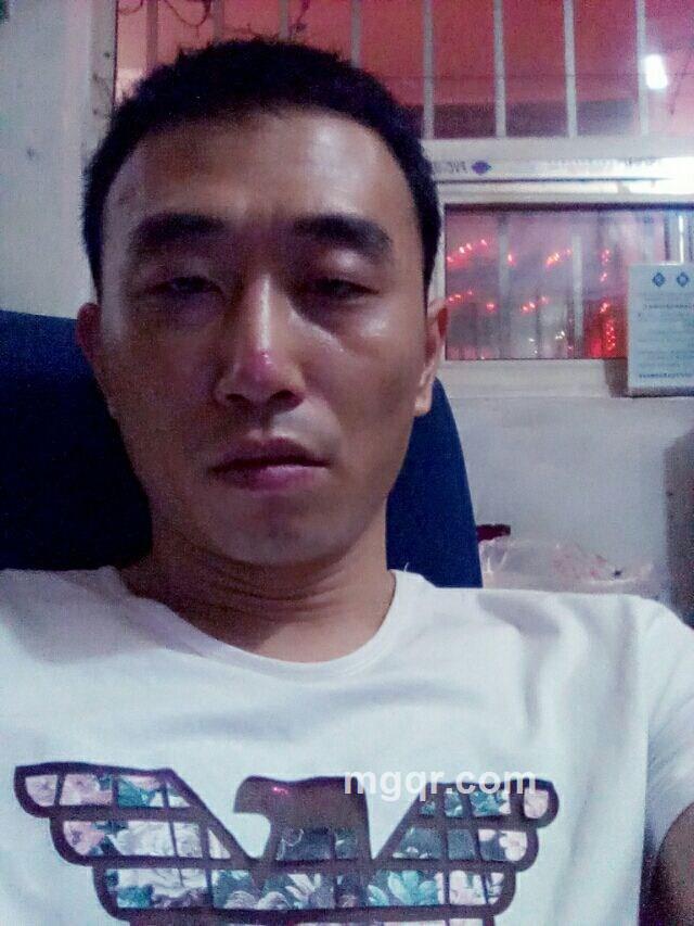 深海里的鱼的头像