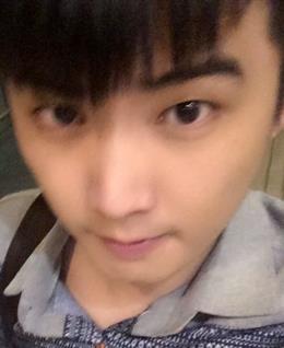 深夜拥吻你的头像