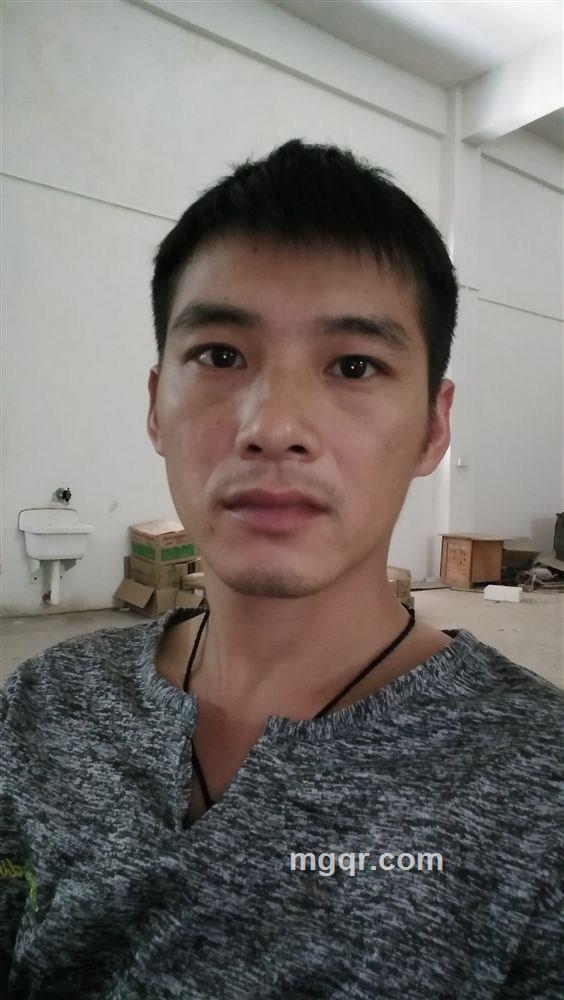 颜色不一样的烟火的头像