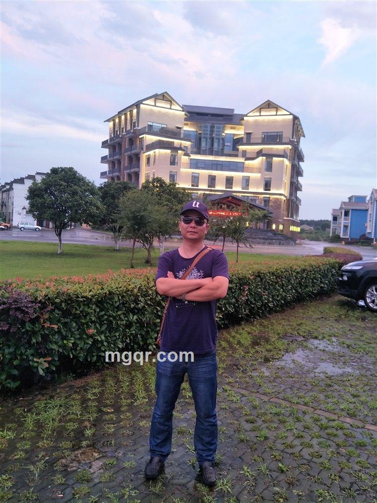 青山小飞飞的头像